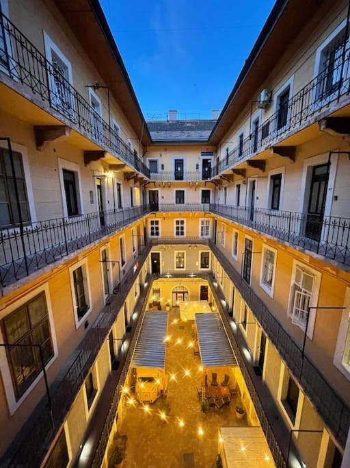 B333 Apartment - In The Heart Of The City Budapest Luaran gambar