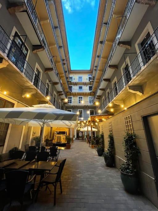 B333 Apartment - In The Heart Of The City Budapest Luaran gambar